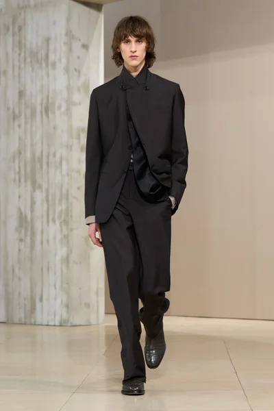 Look 44